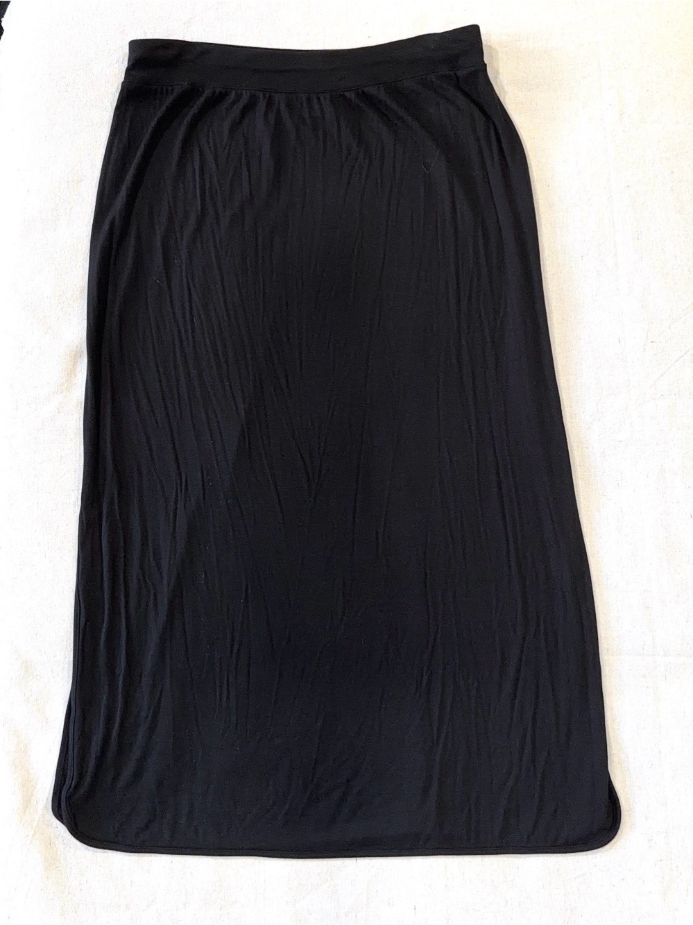 Classic Black Maxi Skirt with Comfortable Waistband (F10)